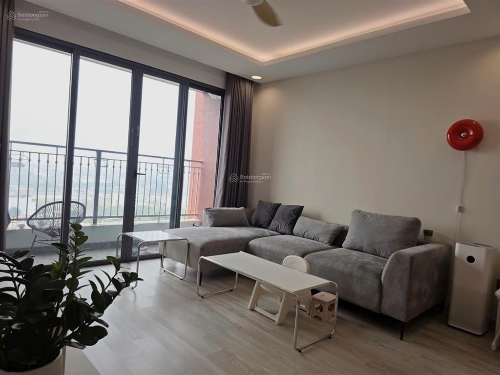 One 18 ngọc lâm 90m tầng cao 4 logia view sông hồng 7,5 tỷ