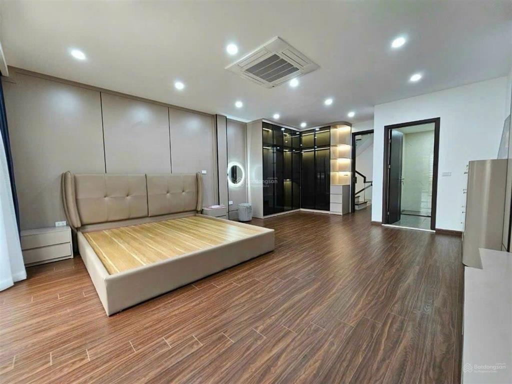 Bán nhà nguyễn văn cừ 54m 6 tầng thang máy mt 5m ô tô tải tránh gara 7 chỗ 20,5 tỷ