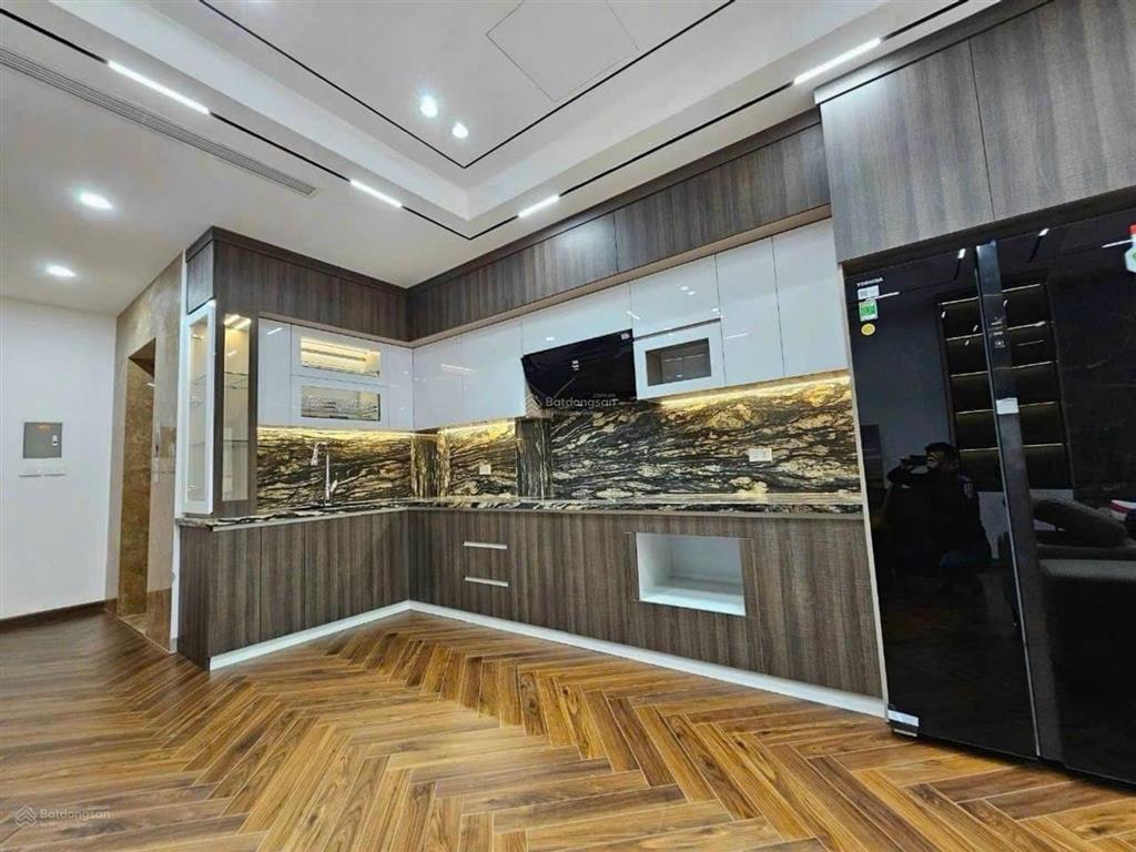 Bán nhà nguyễn văn cừ 54m 6 tầng thang máy mt 5m ô tô tải tránh gara 7 chỗ 20,5 tỷ