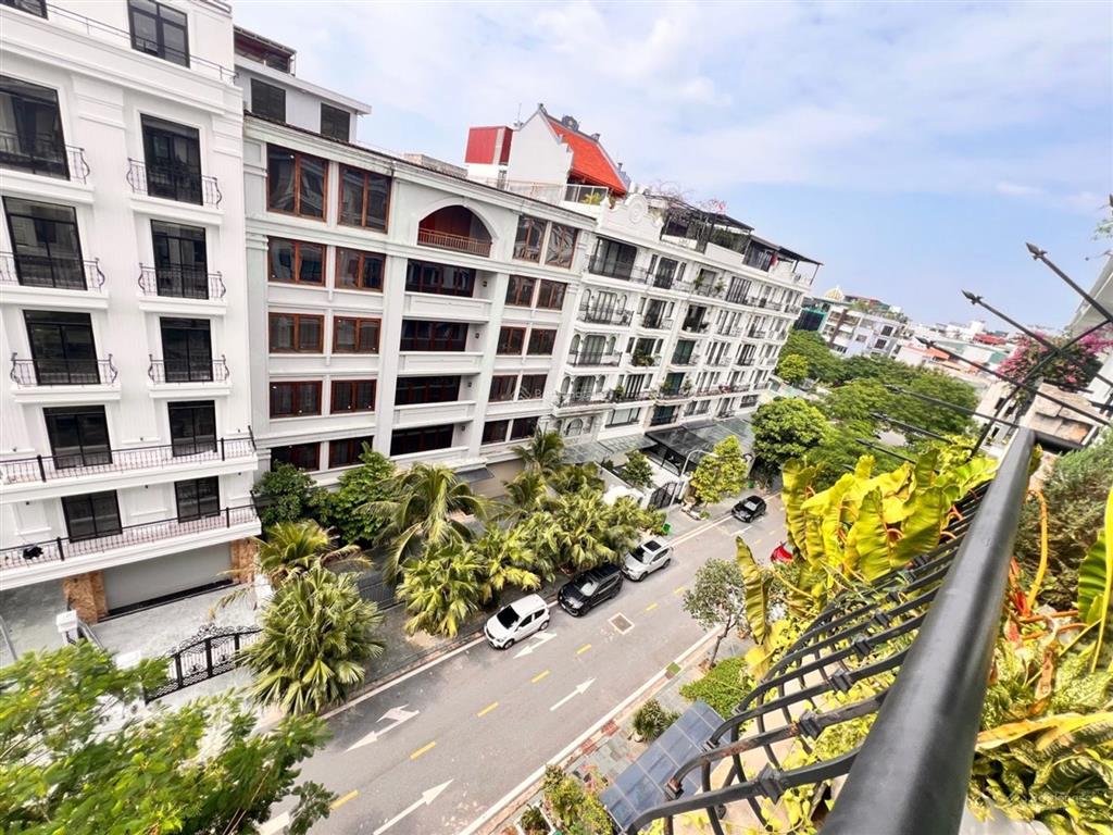 Hàng hiếm liền kề minh nhựa số 1 lâm hạ 120m 7,5 tầng mt 6m 53,5 tỷ