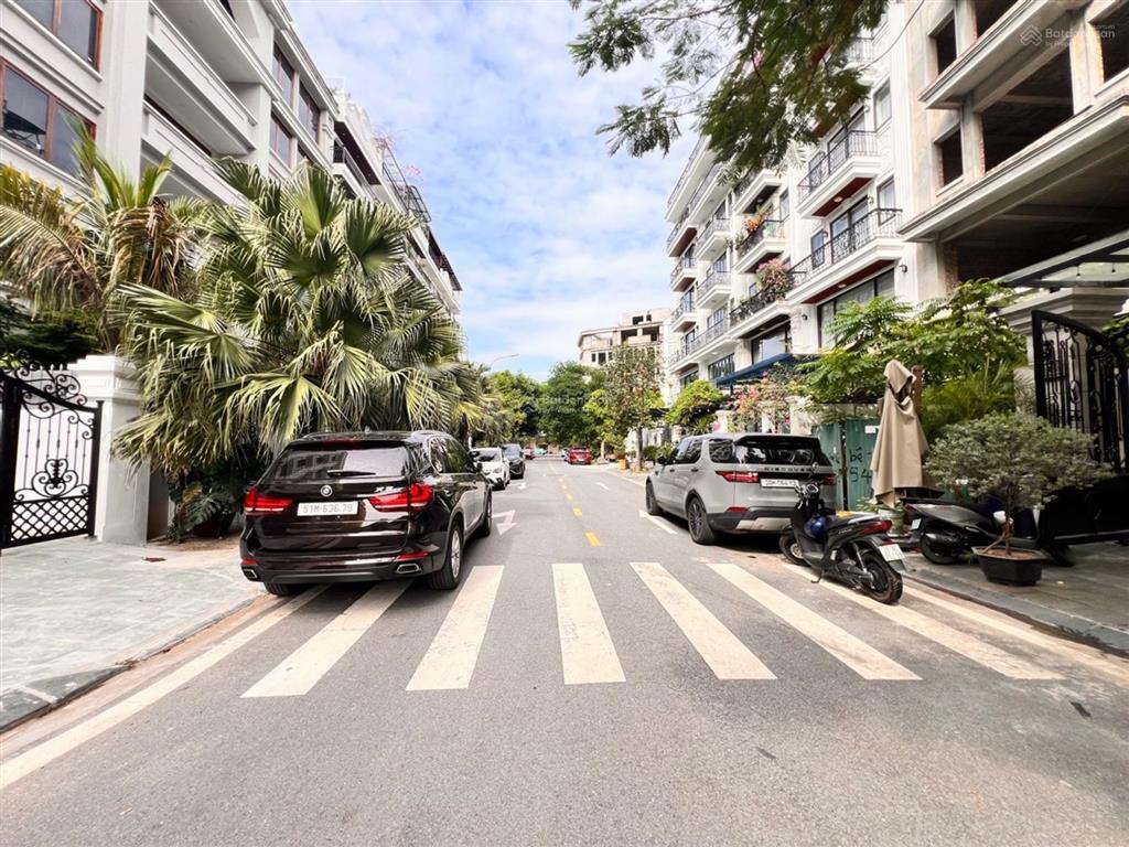 Hàng hiếm liền kề minh nhựa số 1 lâm hạ 120m 7,5 tầng mt 6m 53,5 tỷ