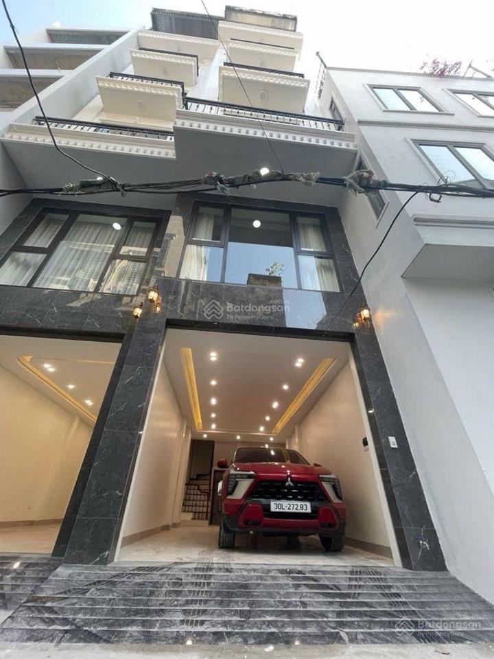 Phố ngọc thuỵ  long biên oto 7 chỗ nhà đẹp 7 tầng thang máy full nội thất