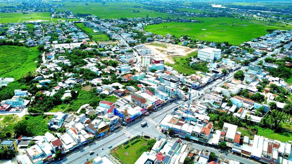 Bán gấp lô đất mặt tiền ql1a ngay trung tâm thị trấn nam phước  ngang 6.3m nở hậu 7m