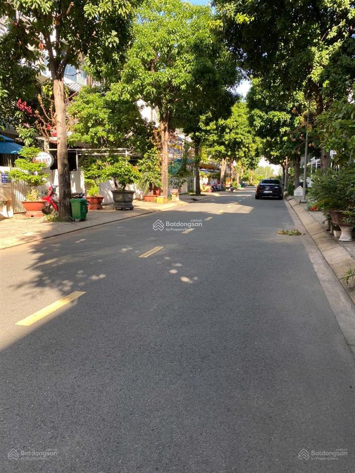 Bán nhà phố khu compound quy hoạch đồng bộ, an ninh 24/7, 3 tầng, 4pn, nội thất cao cấp, giá 9,5 tỷ
