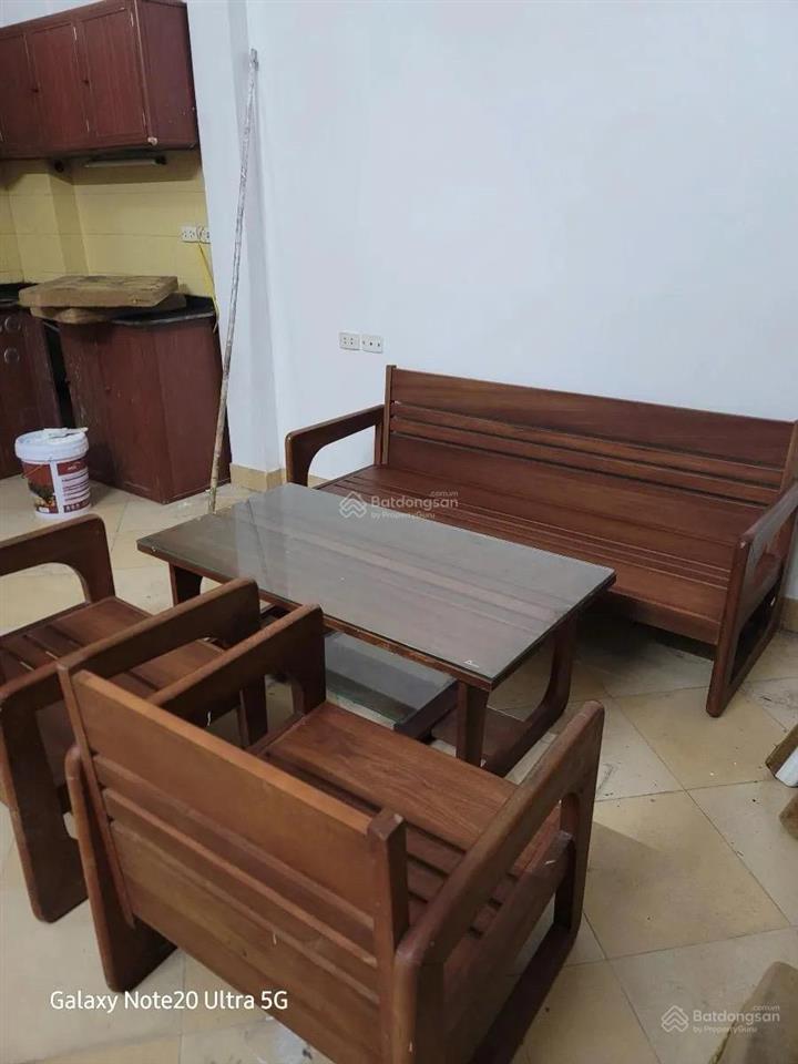 Bán nhà chùa bộc  đống đa  ngõ thông tây sơn  5 tầng  mt 5m  vài bước ra phố  8.x tỷ