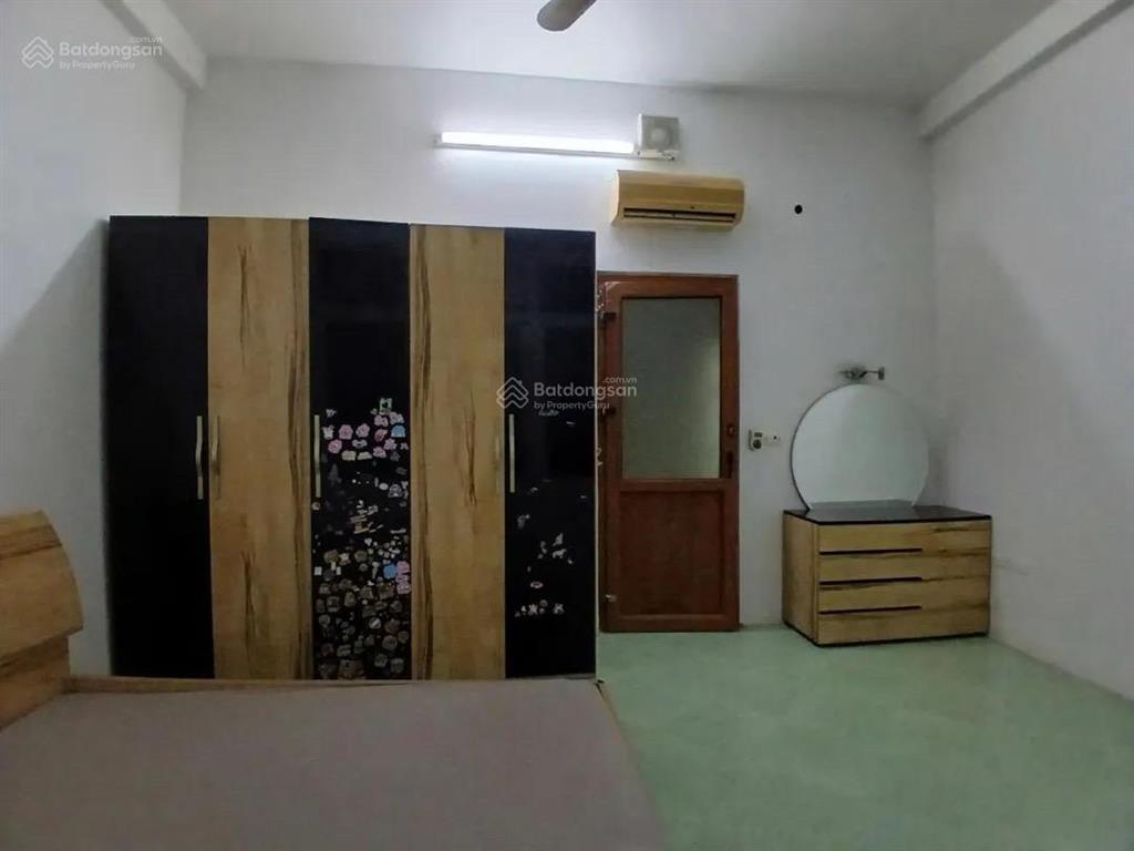 Bán nhà chùa bộc  đống đa  ngõ thông tây sơn  5 tầng  mt 5m  vài bước ra phố  8.x tỷ