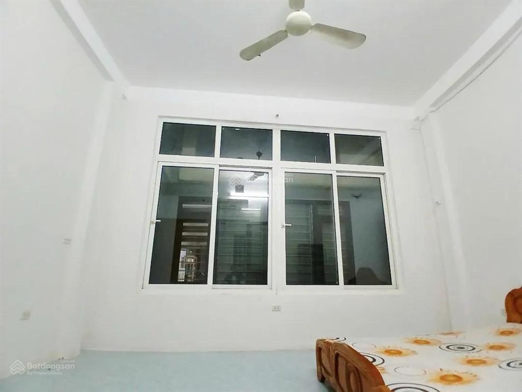 Bán nhà chùa bộc  đống đa  ngõ thông tây sơn  5 tầng  mt 5m  vài bước ra phố  8.x tỷ
