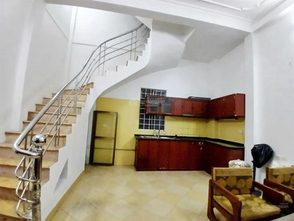 Bán nhà chùa bộc  đống đa  ngõ thông tây sơn  5 tầng  mt 5m  vài bước ra phố  8.x tỷ