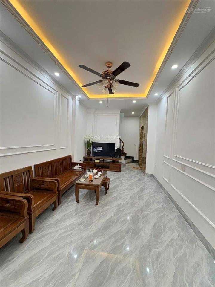 Bán nhà riêng pháo đài láng  đống đa  dt 31m2  6 tầng thang máy  full nội thất  có sân để xe