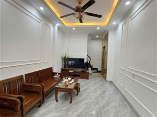 Bán nhà riêng pháo đài láng  đống đa  dt 31m2  6 tầng thang máy  full nội thất  có sân để xe