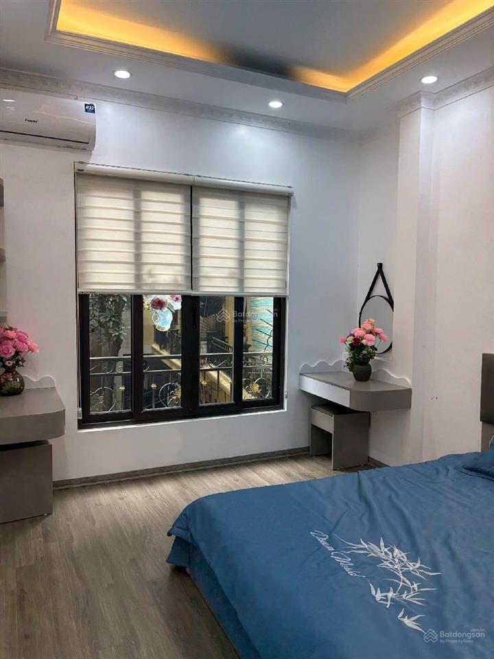 Bán nhà riêng pháo đài láng  đống đa  dt 31m2  6 tầng thang máy  full nội thất  có sân để xe