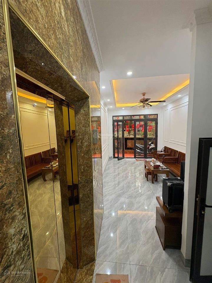Bán nhà riêng pháo đài láng  đống đa  dt 31m2  6 tầng thang máy  full nội thất  có sân để xe