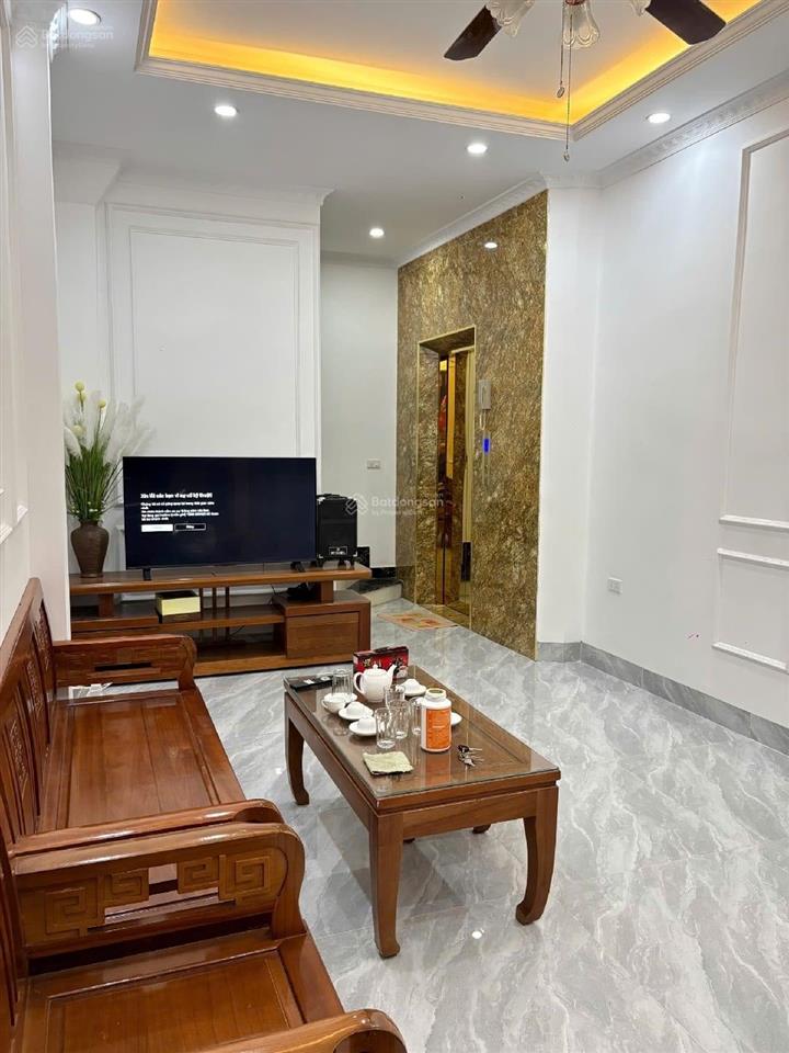 Bán nhà riêng pháo đài láng  đống đa  dt 31m2  6 tầng thang máy  full nội thất  có sân để xe