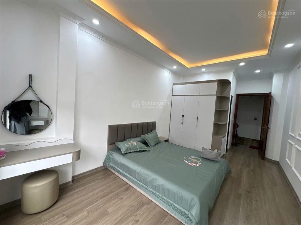 Bán nhà riêng pháo đài láng  đống đa  dt 31m2  6 tầng thang máy  full nội thất  có sân để xe