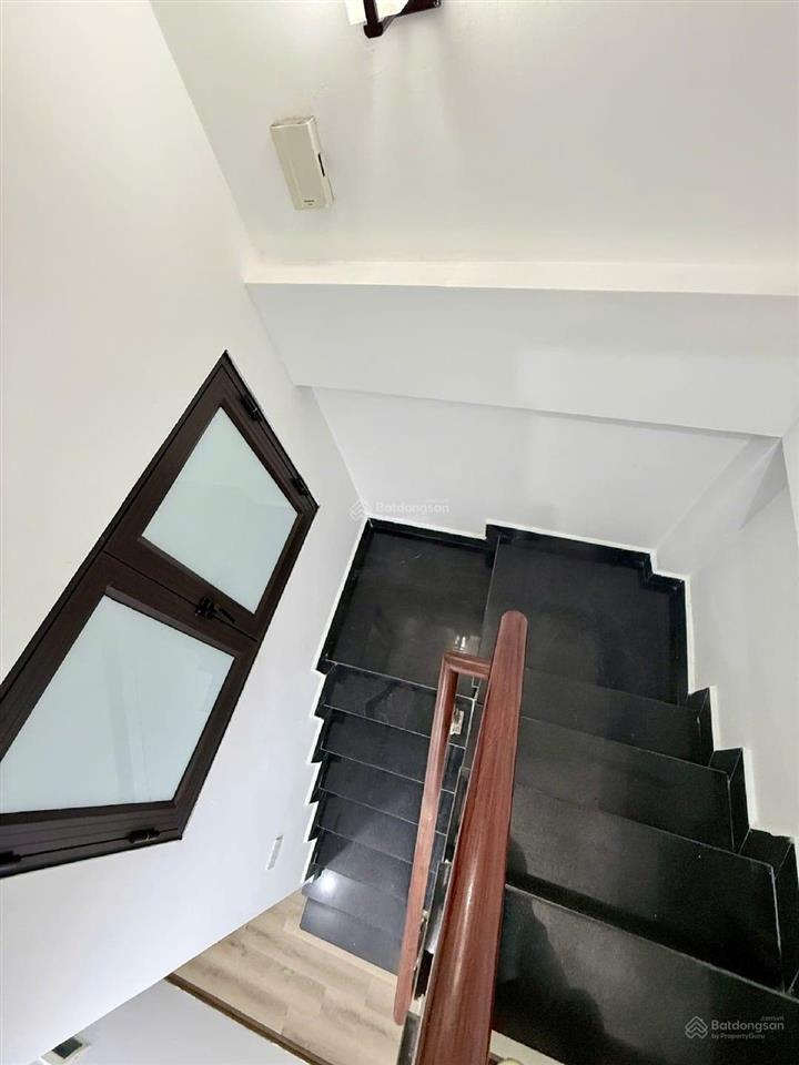 Bán nhà hoàng hoa thám  5 tầng ở ngay  ngõ đẹp  gần ô tô  nhỉnh 7 tỷ