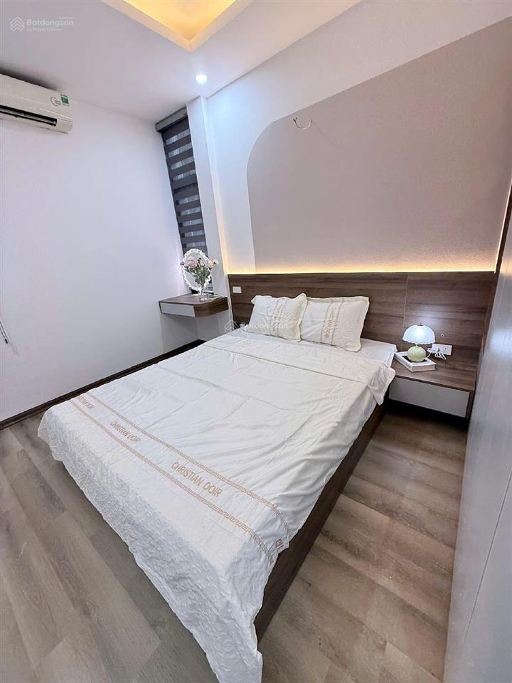 Bán nhà hoàng hoa thám  5 tầng ở ngay  ngõ đẹp  gần ô tô  nhỉnh 7 tỷ