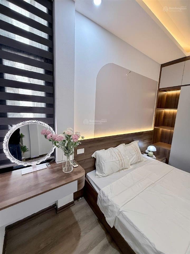 Bán nhà hoàng hoa thám  5 tầng ở ngay  ngõ đẹp  gần ô tô  nhỉnh 7 tỷ