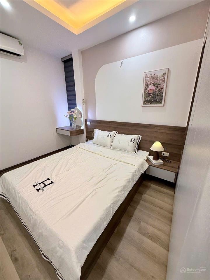 Bán nhà hoàng hoa thám  5 tầng ở ngay  ngõ đẹp  gần ô tô  nhỉnh 7 tỷ