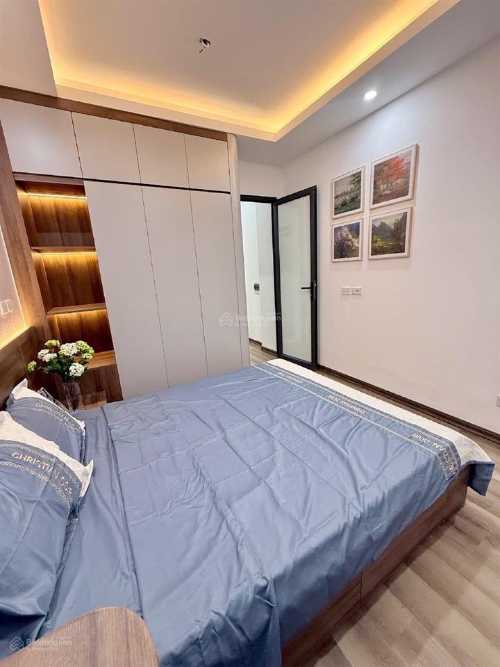 Nhà tây hồ giá tốt  hoàng hoa thám  5 tầng  ngõ thông  10m ra ô tô  nhỉnh 7 tỷ