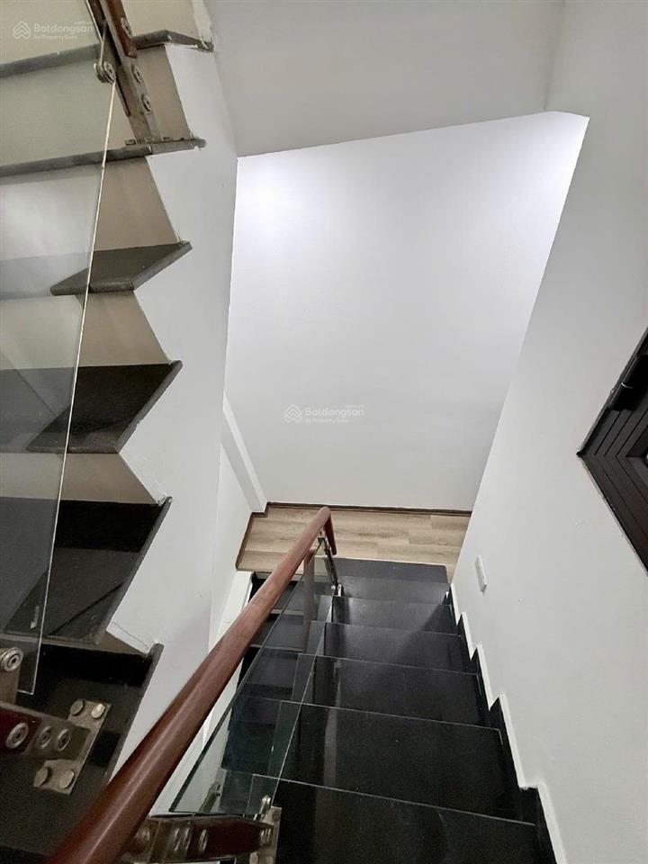 Nhà tây hồ giá tốt  hoàng hoa thám  5 tầng  ngõ thông  10m ra ô tô  nhỉnh 7 tỷ