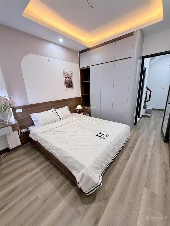 Nhà tây hồ giá tốt  hoàng hoa thám  5 tầng  ngõ thông  10m ra ô tô  nhỉnh 7 tỷ