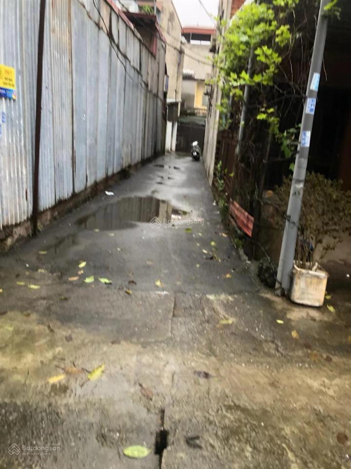 Chính chủ bán đất xa la  dt 30.2m2  mt 5.6m  ô tô vào nhà  cách phố 1 nhà  nhỉnh 7 tỷ