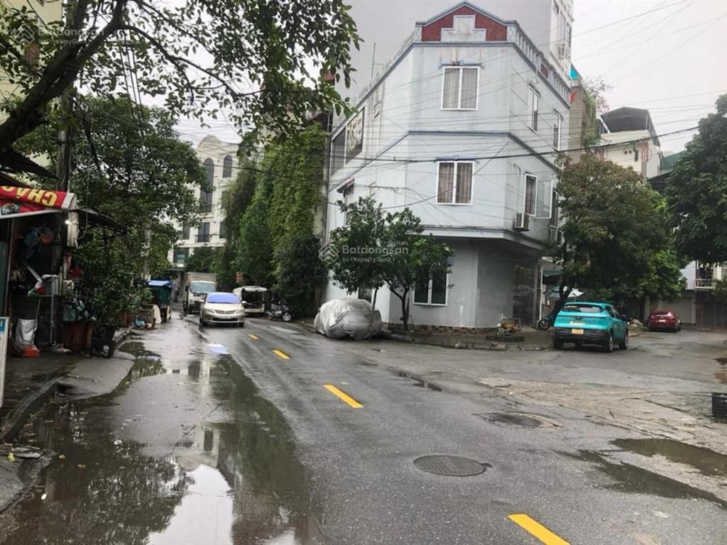 Chính chủ bán đất xa la  dt 30.2m2  mt 5.6m  ô tô vào nhà  cách phố 1 nhà  nhỉnh 7 tỷ