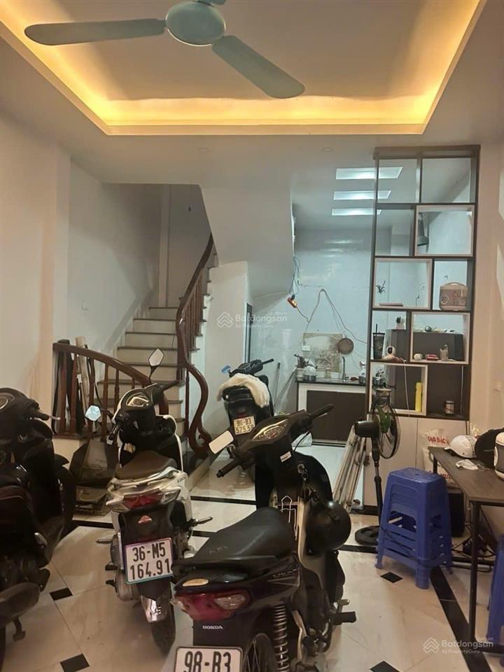 Bán nhà la nội hà đông  33.5m2  5 tầng  mt 4m  ô tô tránh  kinh doanh  9.x tỷ