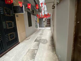 Bán nhà cự lộc, dt 26m, 4 tầng, lô góc trung tâm, chỉ 40m ra phố, chỉ nhỉnh 5 tỷ