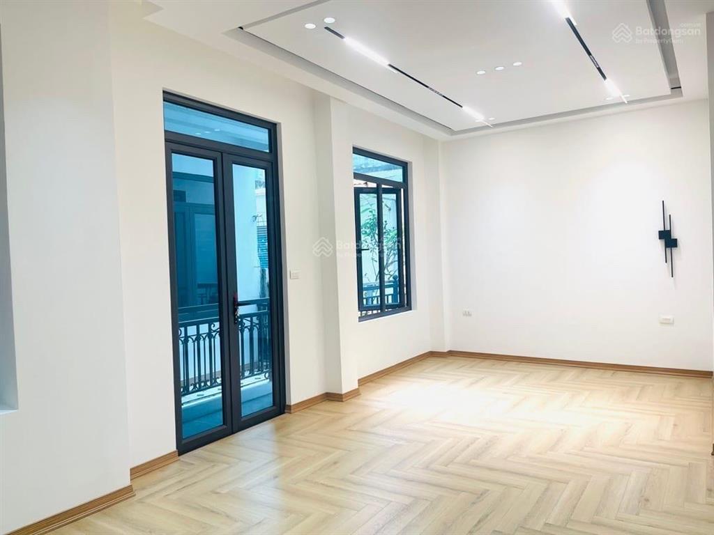Bán nhà chính chủ hoàng hoa thám, dt 41m, 5 tầng, thang máy, 2 mặt ngõ, gần phố, chỉ 11.x tỷ
