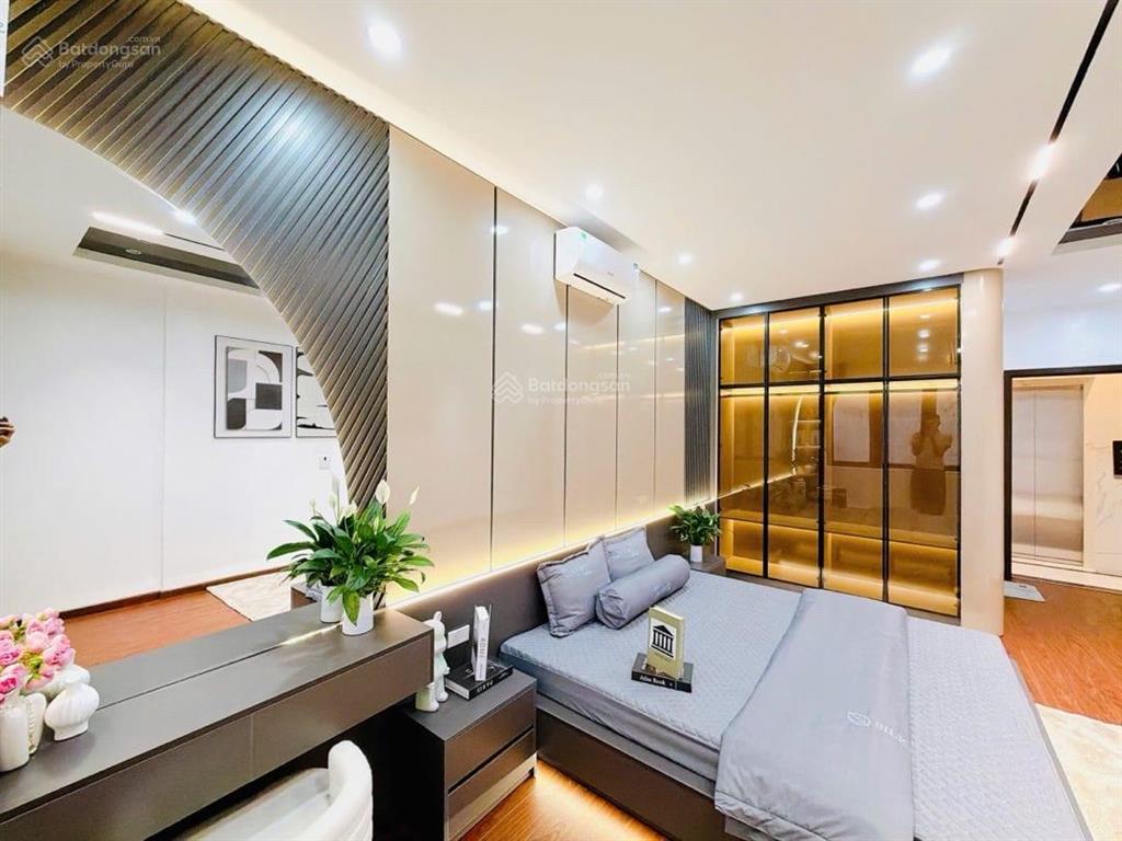Bán nhà khương trung, dt 47m2, 5 tầng thang máy, ngõ rộng, sát ô tô, mới tinh full đồ, 10.x tỷ