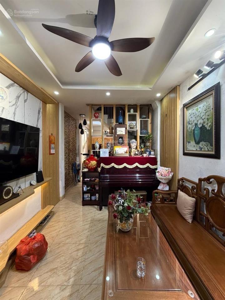 Bán nhà đại mỗ  dt 33m2 5 tầng  cách phố 50m ngõ rộng  nhà đẹp ở ngay  giá nhỉnh 7 tỷ
