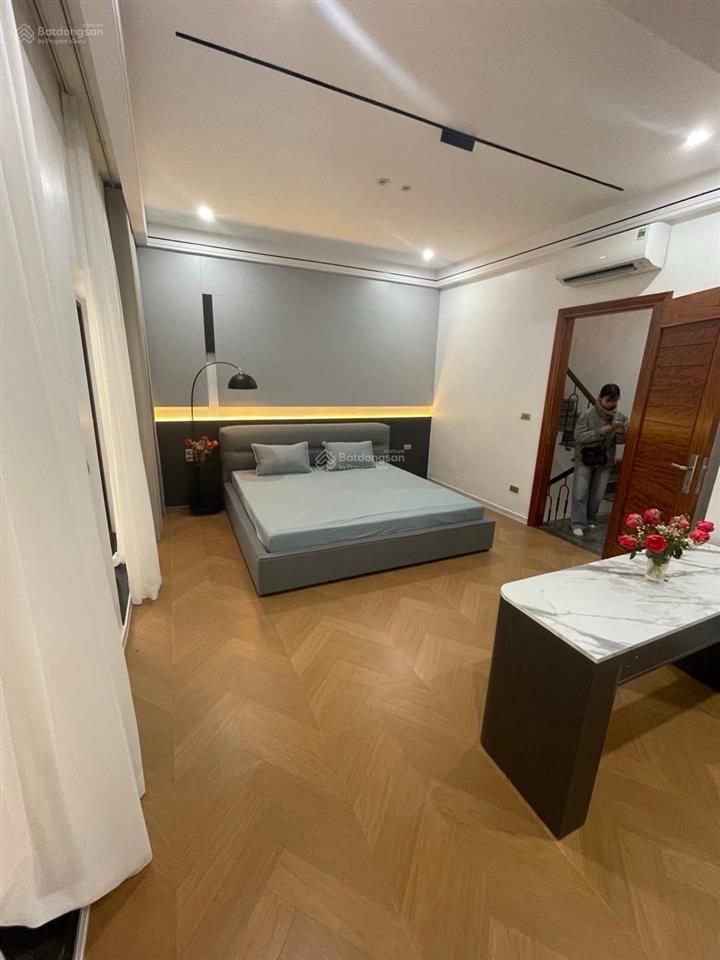 Bán nhà bạch mai  dt 47m2 6 tầng thang máy  mt 6.3m  1 nhà ra phố  giá nhỉnh 14 tỷ