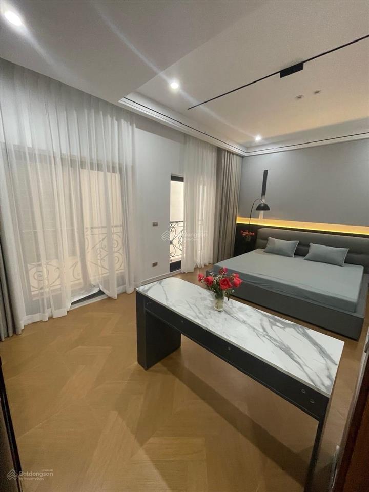 Bán nhà bạch mai  dt 47m2 6 tầng thang máy  mt 6.3m  1 nhà ra phố  giá nhỉnh 14 tỷ