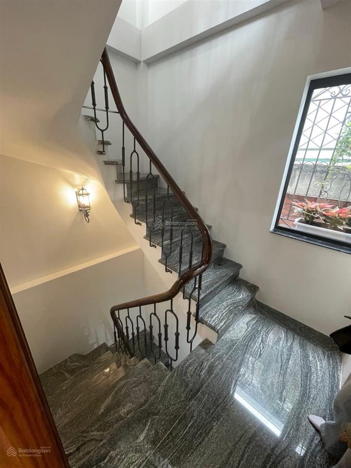 Bán nhà bạch mai  dt 47m2 6 tầng thang máy  mt 6.3m  1 nhà ra phố  giá nhỉnh 14 tỷ