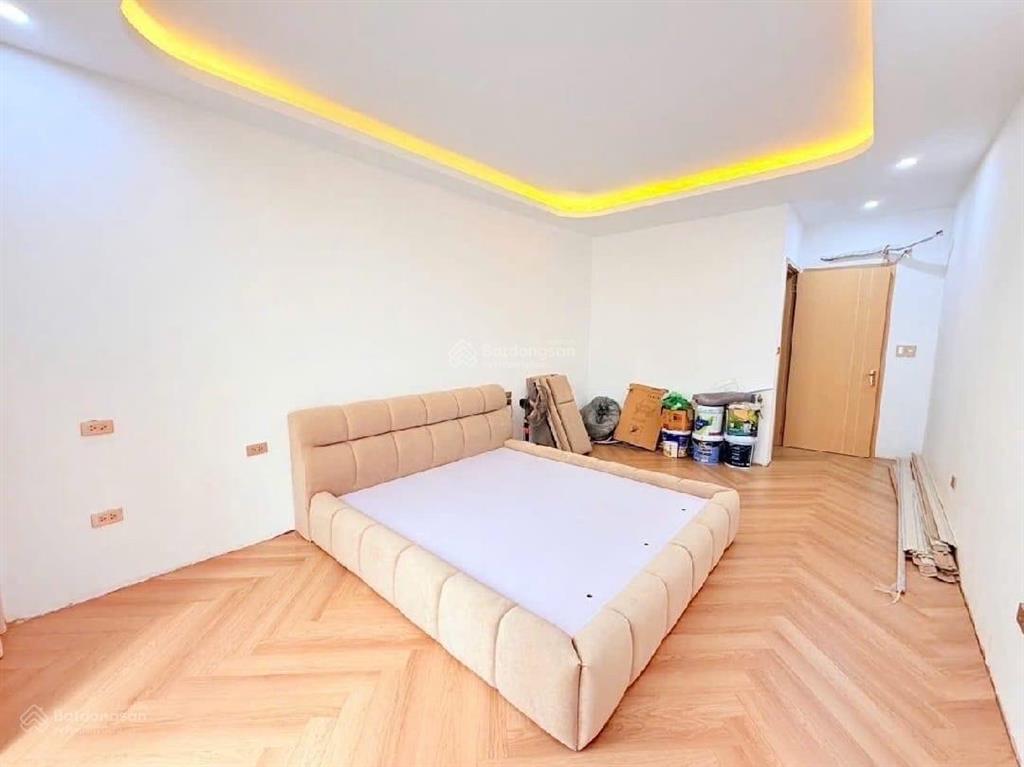 Chủ giảm gấp 600tr  nhà phan đình giọt hà đông  40m2 x 5 tầng  ô tô tránh  tặng full nội thất
