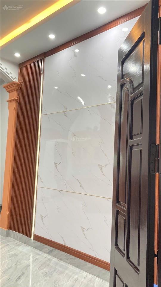 Bán nhà phương mai đống đa, dt 33m2 mt 4,02m, 5 tầng ở ngay, ngõ thoáng, giá nhỉnh 8 tỷ