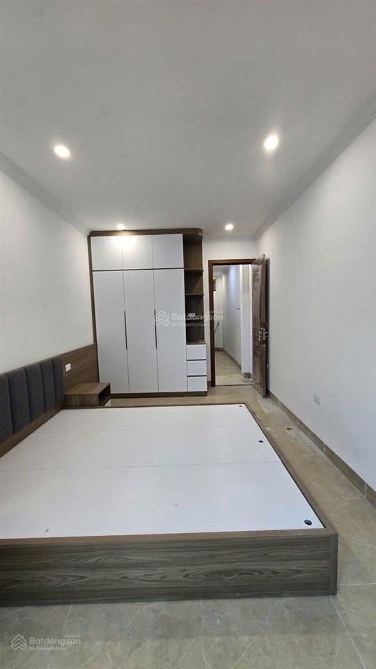 Bán nhà 30m xây mới thang máy  phan đình giót hà đông  ô tô 7 chỗ đỗ cửa  2 mặt thoáng  7.x tỷ