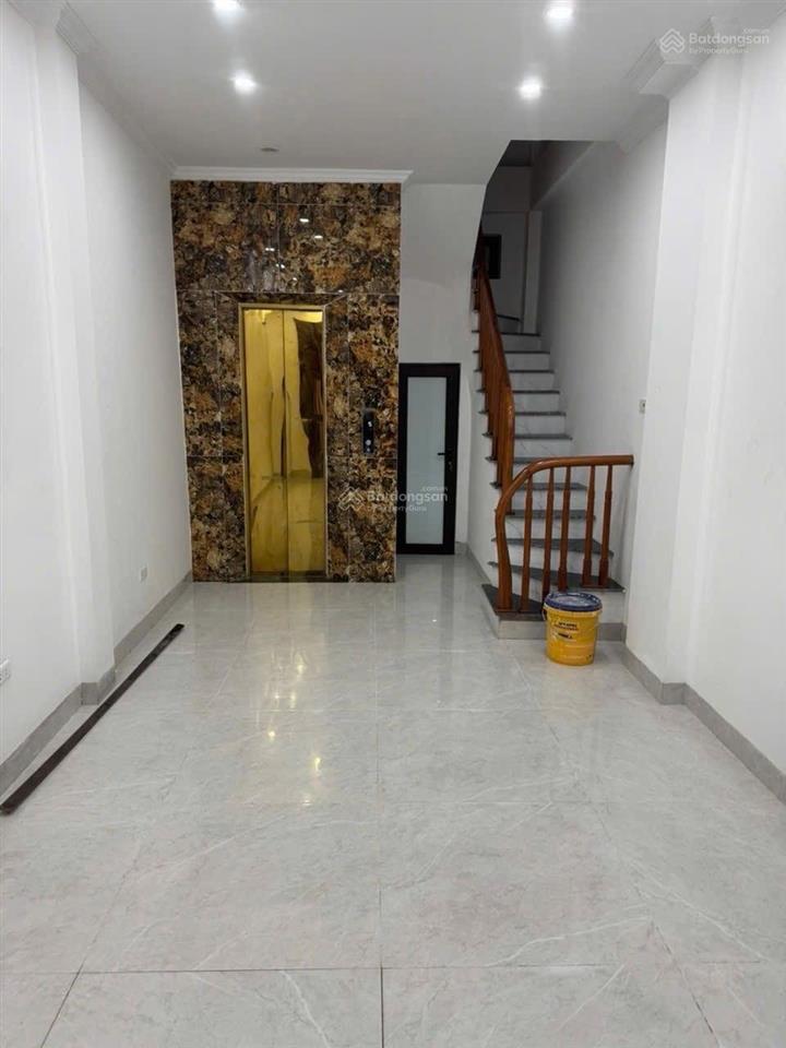 Bán nhà 30m xây mới thang máy  phan đình giót hà đông  ô tô 7 chỗ đỗ cửa  2 mặt thoáng  7.x tỷ
