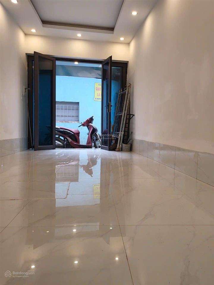 Bán nhà chiến thắng hà đông  dt 33m2 4 tầng  ô tô đỗ cửa ngõ thông  full nội thất  giá 8.x tỷ