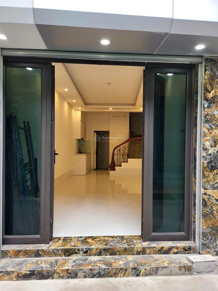 Bán nhà chiến thắng hà đông  dt 33m2 4 tầng  ô tô đỗ cửa ngõ thông  full nội thất  giá 8.x tỷ