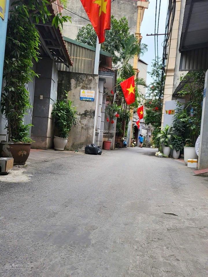 Bán nhà chiến thắng hà đông  dt 33m2 4 tầng  ô tô đỗ cửa ngõ thông  full nội thất  giá 8.x tỷ