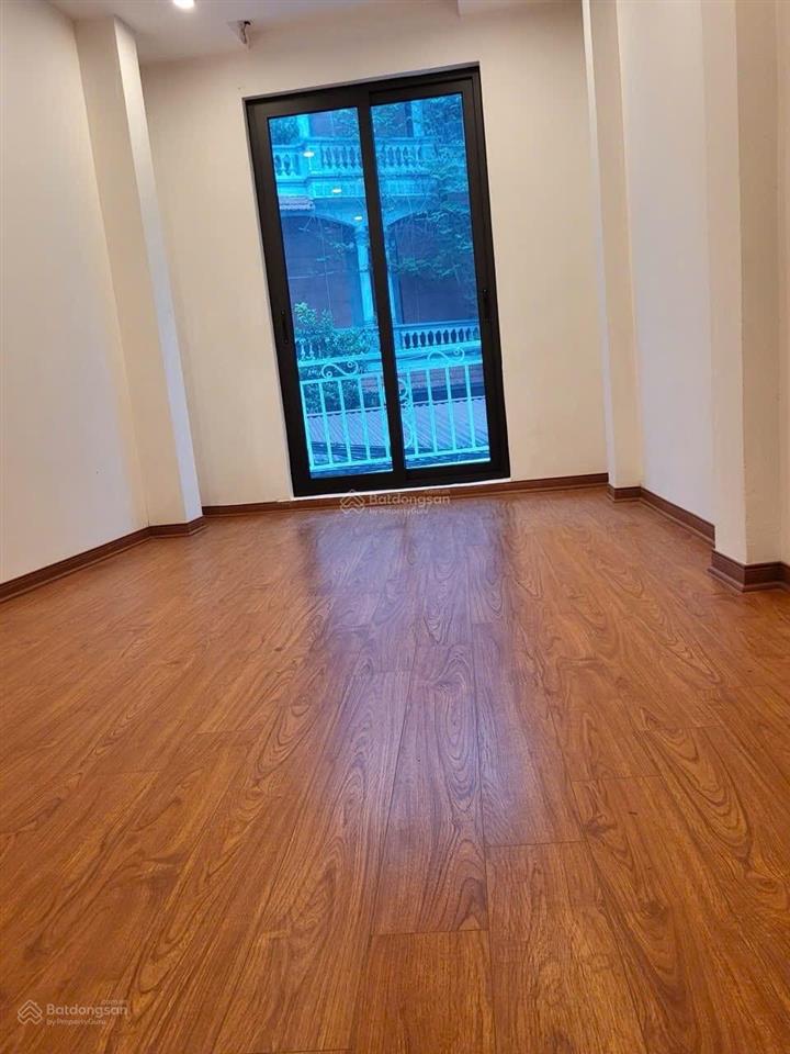 Bán nhà chiến thắng hà đông  dt 33m2 4 tầng  ô tô đỗ cửa ngõ thông  full nội thất  giá 8.x tỷ