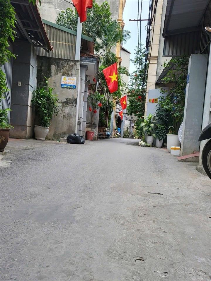 Bán nhà riêng chiến thắng la khê hà đông  33m2  ô tô đỗ cửa  ngõ thông  full nội thất  8.x tỷ