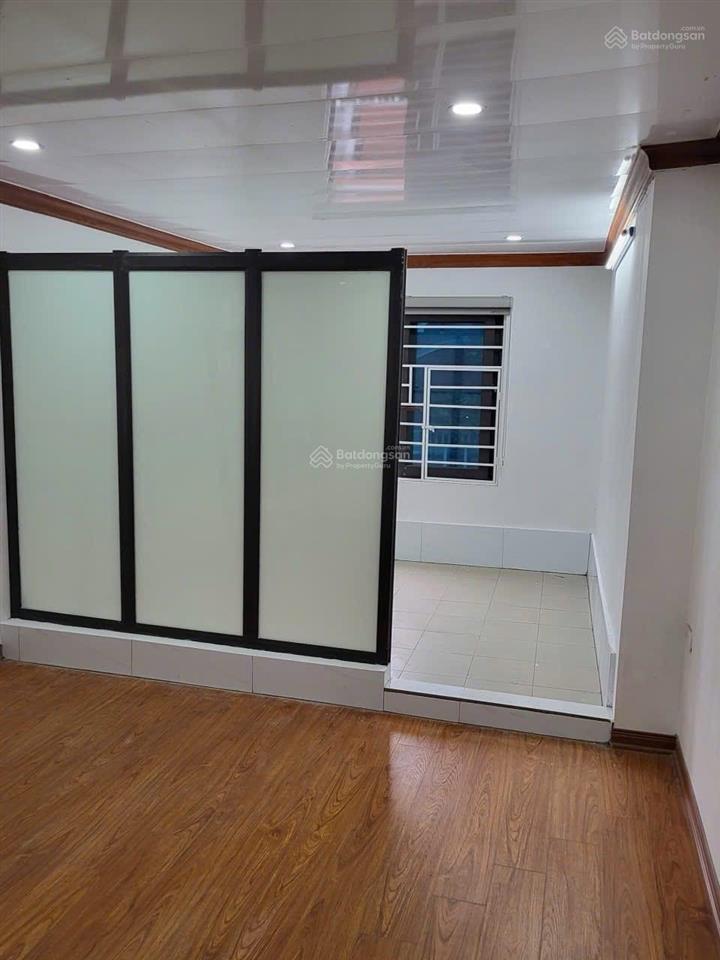 Bán nhà riêng chiến thắng la khê hà đông  33m2  ô tô đỗ cửa  ngõ thông  full nội thất  8.x tỷ