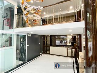 Bán nhà mặt phố phạm văn đồng  toà thương mại 32m2 x 9 tầng thang máy  mt 6.4m  vỉa hè 8m