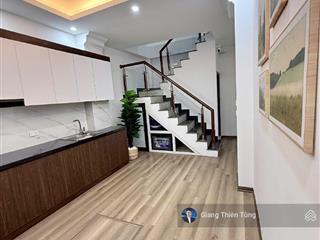 Bán nhà riêng đường hoàng hoa thám tây hồ  5 tầng dân xây  ngõ thông  cách ô tô chỉ 10m  6.x tỷ