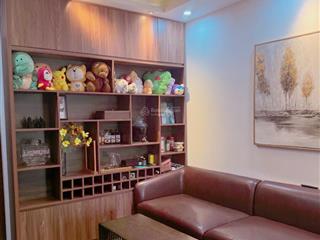 Bán tập thể mặt phố khuất duy tiến căn góc 2 ngủ 2 wc  full nội thất. ô tô đỗ chân cầu thang