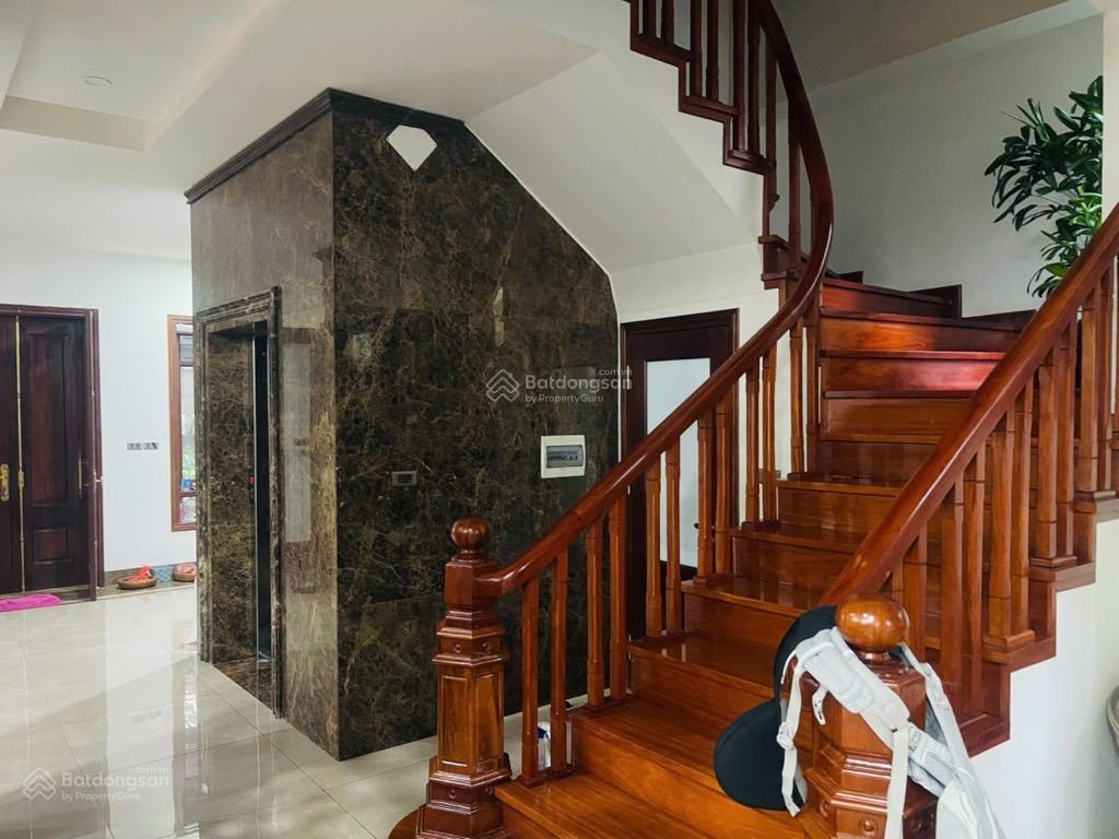 Biệt thự đẳng cấp với thiết kế sân vườn trước sau cực kỳ thoáng đãng không gian sống xanh mát