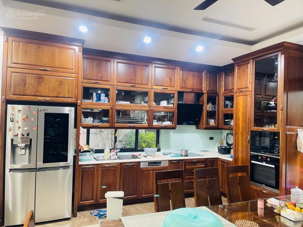 Biệt thự đẳng cấp với thiết kế sân vườn trước sau cực kỳ thoáng đãng không gian sống xanh mát